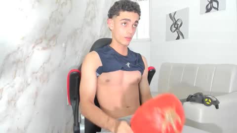 Snapshot of nathan_shimmer chatting on 10.04.25 nathan_shimmer online show from 10.04.25