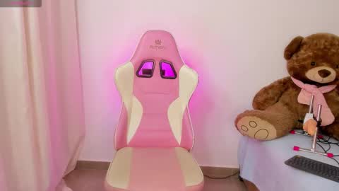 nathy_rosales online show from 10.02.25