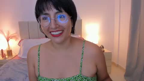 Snapshot of natty_bush chatting on 06.17.26 Nathalie online show from 06.17.26