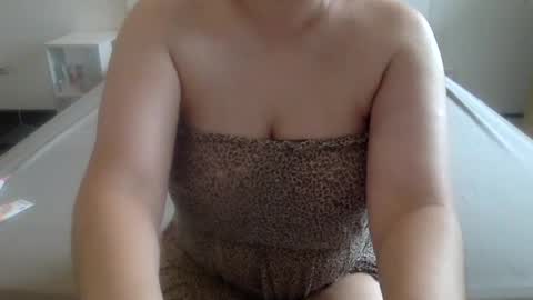 Snapshot of natural_beauty201 chatting on 06.17.26 Penelopa369 online show from 06.17.26