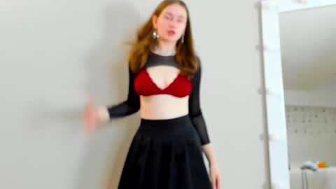 Snapshot of natural_meri_ chatting on 09.10.25 Meri online show from 09.10.25