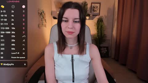 Melisa  FOLLOW ME  online show from 12.13.24