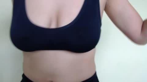 Snapshot of natutalcorps chatting on 09.26.25 natutalcorps online show from 09.26.25