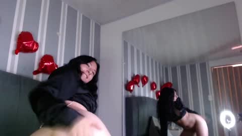 Snapshot of natuxxa chatting on 02.19.25 natuxxa online show from 02.19.25