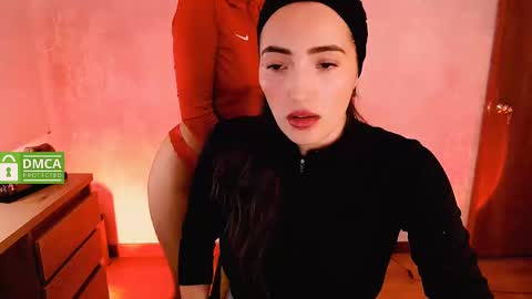 Snapshot of natval_ chatting on 12.14.24 Natalia  Valeria online show from 12.14.24