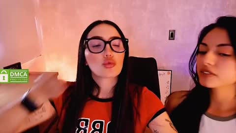 Snapshot of natval_ chatting on 01.22.25 Natalia  Valeria online show from 01.22.25