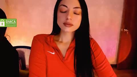 Snapshot of natval_ chatting on 02.15.25 Natalia  Valeria online show from 02.15.25
