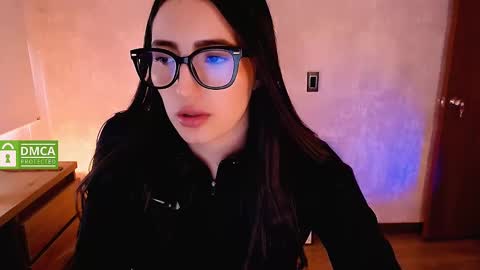 Snapshot of natval_ chatting on 02.15.25 Natalia  Valeria online show from 02.15.25