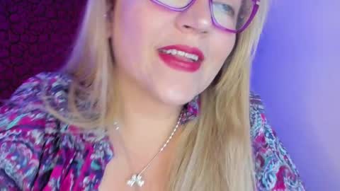 Snapshot of naty__mature_ chatting on 09.16.25 Nataly online show from 09.16.25