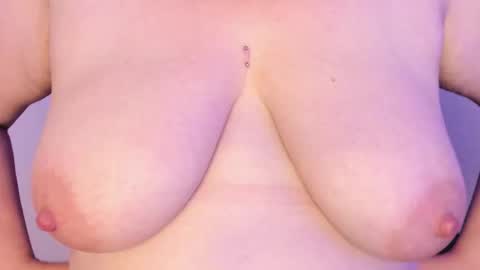 Snapshot of naty__mature_ chatting on 10.08.25 Nataly online show from 10.08.25