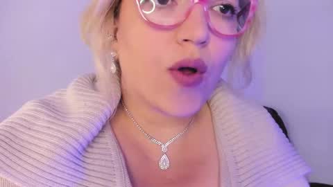 Snapshot of naty__mature_ chatting on 10.30.25 Nataly online show from 10.30.25