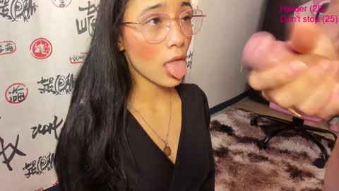 Snapshot of naty_johan chatting on 02.03.25 Nata online show from 02.03.25