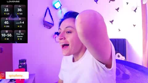 Snapshot of naty_lux19 chatting on 10.20.25 Fernanda online show from 10.20.25