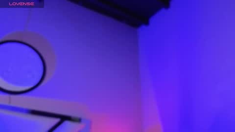 Naty Saenz online show from 09.19.25