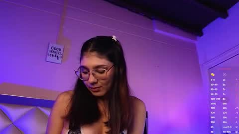 Naty Saenz online show from 10.21.25