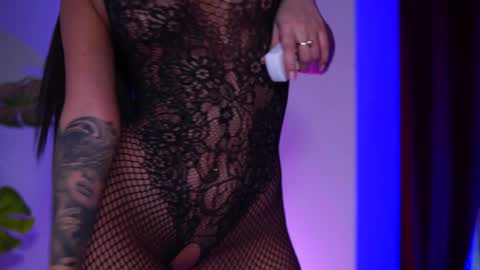 Naty online show from 12.17.24