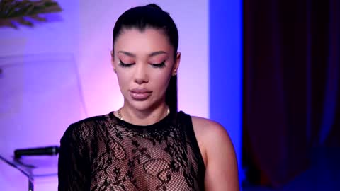 Naty online show from 12.23.24
