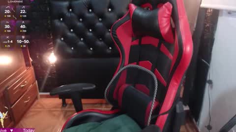 Snapshot of natykors_m_ chatting on 10.24.25 Sofia  IG Natykors08 online show from 10.24.25