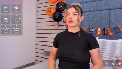 Snapshot of natyleone chatting on 10.30.25 Naty  online show from 10.30.25