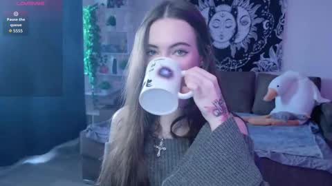 Snapshot of naugghtynikki chatting on 09.11.25 Nikki online show from 09.11.25