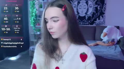 Snapshot of naugghtynikki chatting on 09.16.25 Nikki online show from 09.16.25