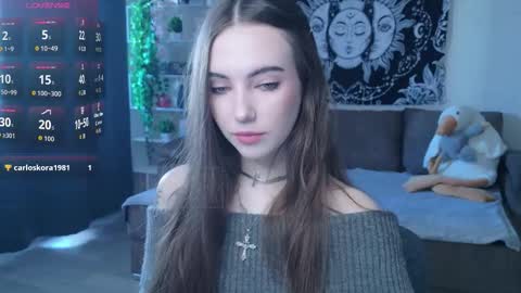 Snapshot of naugghtynikki chatting on 09.19.25 Nikki online show from 09.19.25