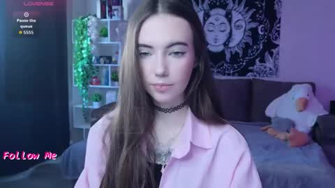 Snapshot of naugghtynikki chatting on 10.21.25 Nikki online show from 10.21.25