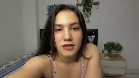 Snapshot of naughty_1girl chatting on 01.08.25 Emily online show from 01.08.25
