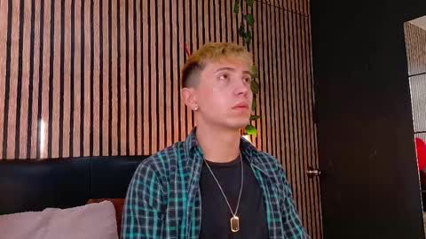 Christopher  Chris online show from 02.18.25