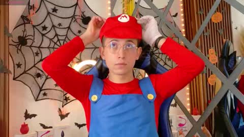 Christopher  Chris online show from 10.25.25