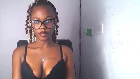 Snapshot of naughty_flirt1 chatting on 09.14.25 Zoey online show from 09.14.25