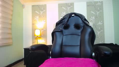 Kitten online show from 01.04.25