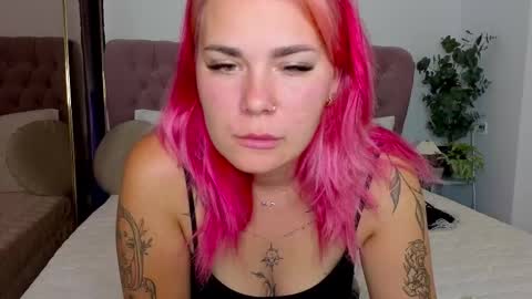 Snapshot of naughty_kittyy1 chatting on 10.02.25 Maria  online show from 10.02.25