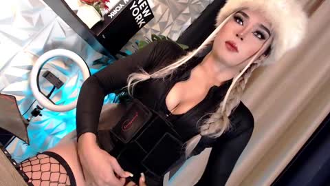 Snapshot of naughty_lexie69xx chatting on 01.04.25 GODDESS LEXIE online show from 01.04.25