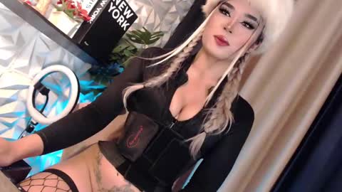 Snapshot of naughty_lexie69xx chatting on 01.11.25 GODDESS LEXIE online show from 01.11.25