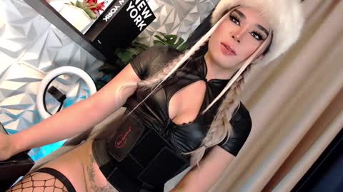 Snapshot of naughty_lexie69xx chatting on 01.17.25 GODDESS LEXIE online show from 01.17.25