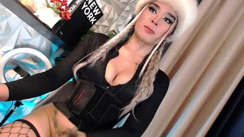Snapshot of naughty_lexie69xx chatting on 01.26.25 GODDESS LEXIE online show from 01.26.25