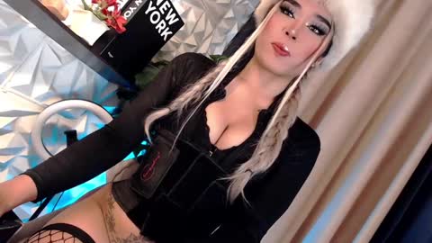 Snapshot of naughty_lexie69xx chatting on 01.26.25 GODDESS LEXIE online show from 01.26.25