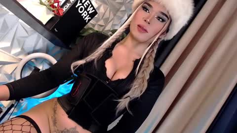 Snapshot of naughty_lexie69xx chatting on 01.30.25 GODDESS LEXIE online show from 01.30.25