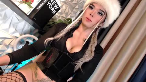 Snapshot of naughty_lexie69xx chatting on 02.04.25 GODDESS LEXIE online show from 02.04.25