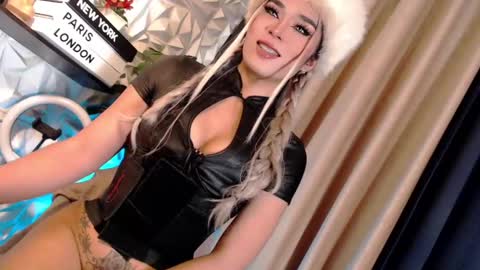 Snapshot of naughty_lexie69xx chatting on 02.28.25 GODDESS LEXIE online show from 02.28.25