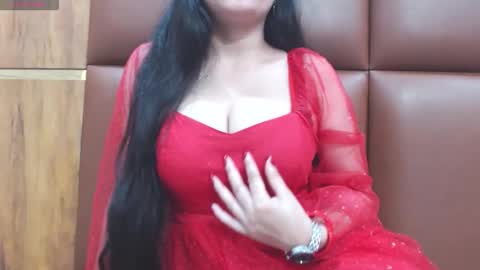 Snapshot of naughty_love489696 chatting on 09.23.25 riya online show from 09.23.25