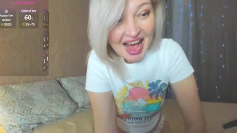 Snapshot of naughty_milena chatting on 01.22.25 Milena online show from 01.22.25
