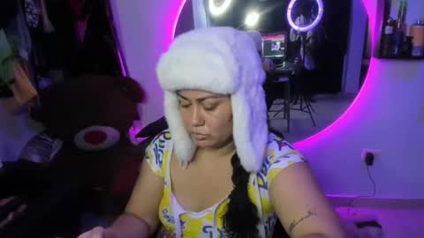 Snapshot of naughty_milf89 chatting on 04.01.26 Alicia online show from 04.01.26