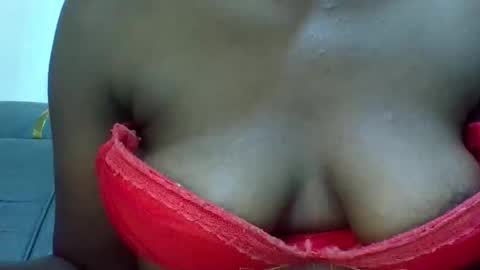 Snapshot of naughty_precious898295 chatting on 09.18.25 naughty_precious898295 online show from 09.18.25