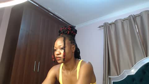 Snapshot of naughty_vixen_ chatting on 01.27.25 Naughty online show from 01.27.25