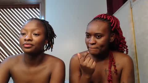 Snapshot of naughty_vixen_ chatting on 01.28.25 Naughty online show from 01.28.25