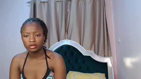 Snapshot of naughty_vixen_ chatting on 02.06.25 Naughty online show from 02.06.25