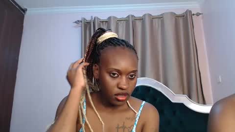 Snapshot of naughty_vixen_ chatting on 02.20.25 Naughty online show from 02.20.25