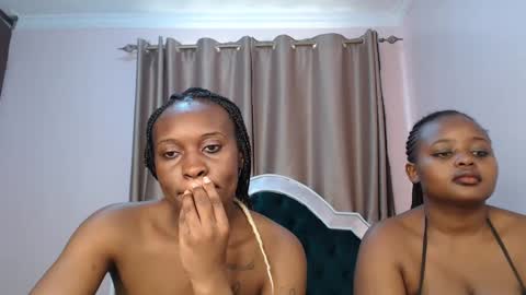Snapshot of naughty_vixen_ chatting on 02.21.25 Naughty online show from 02.21.25